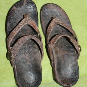 Vionic toe post sandal
